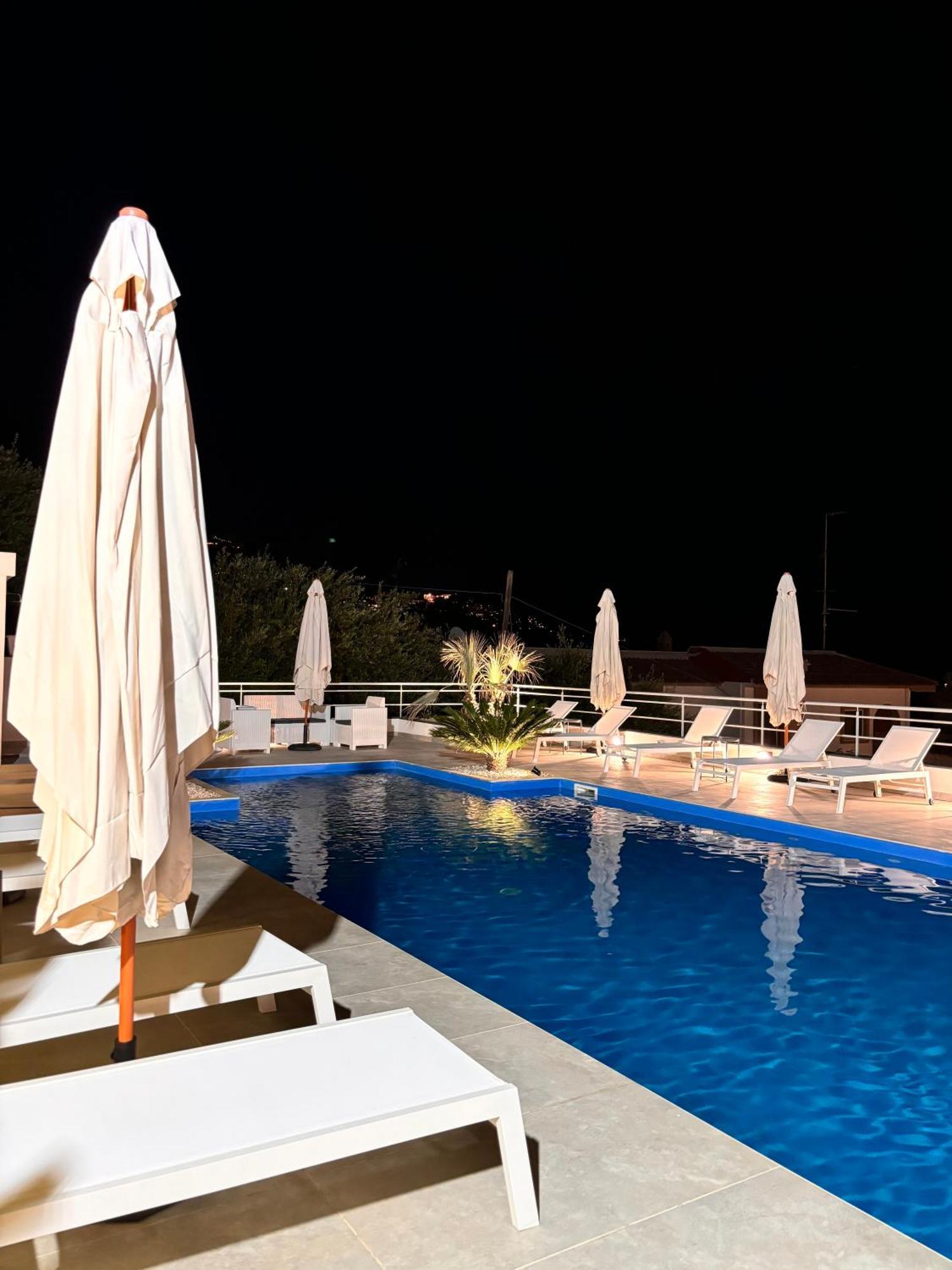 Ig - "Villa Don Antonio" Apartments Джардини-Наксос Экстерьер фото