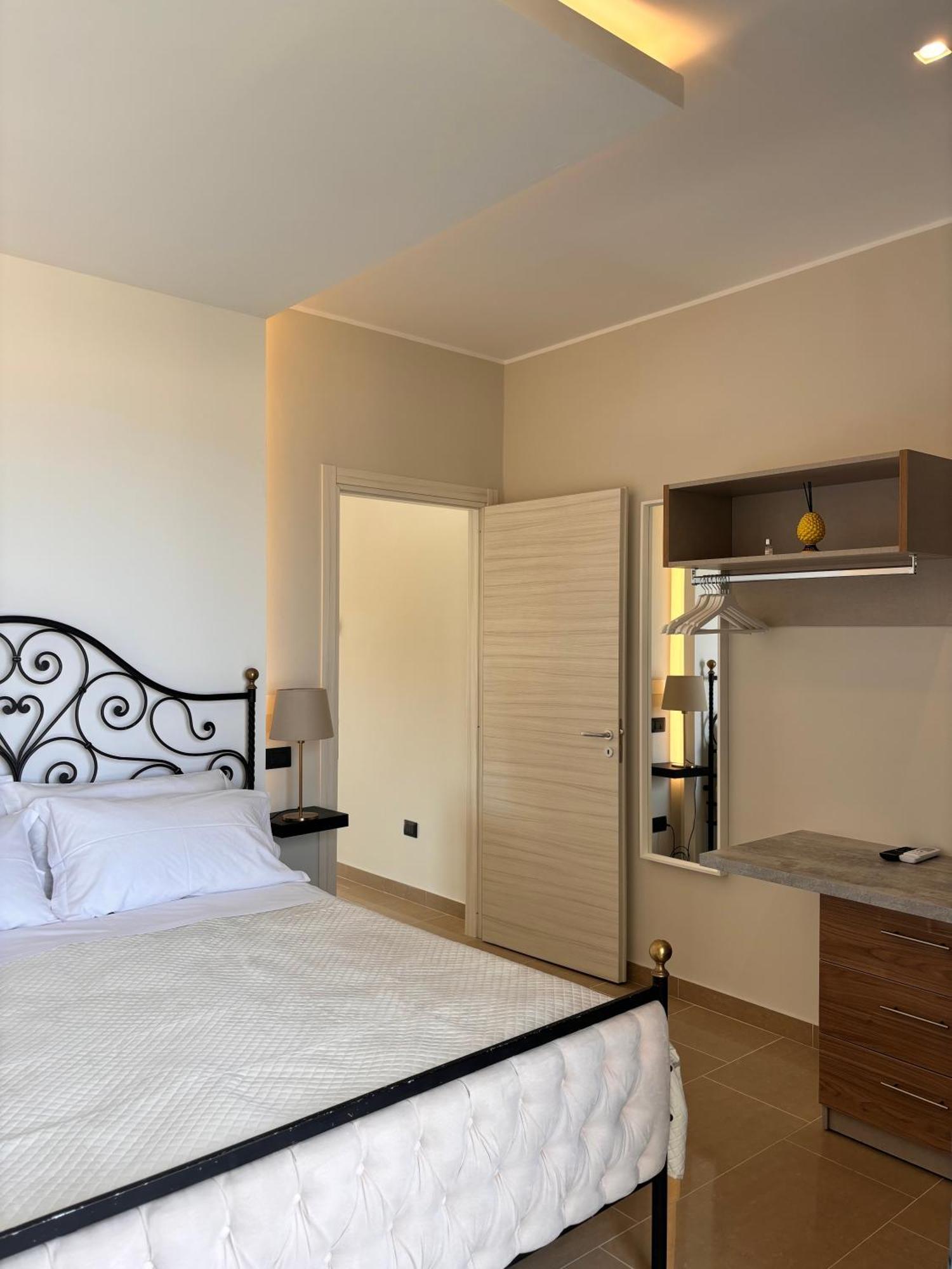 Ig - "Villa Don Antonio" Apartments Джардини-Наксос Экстерьер фото