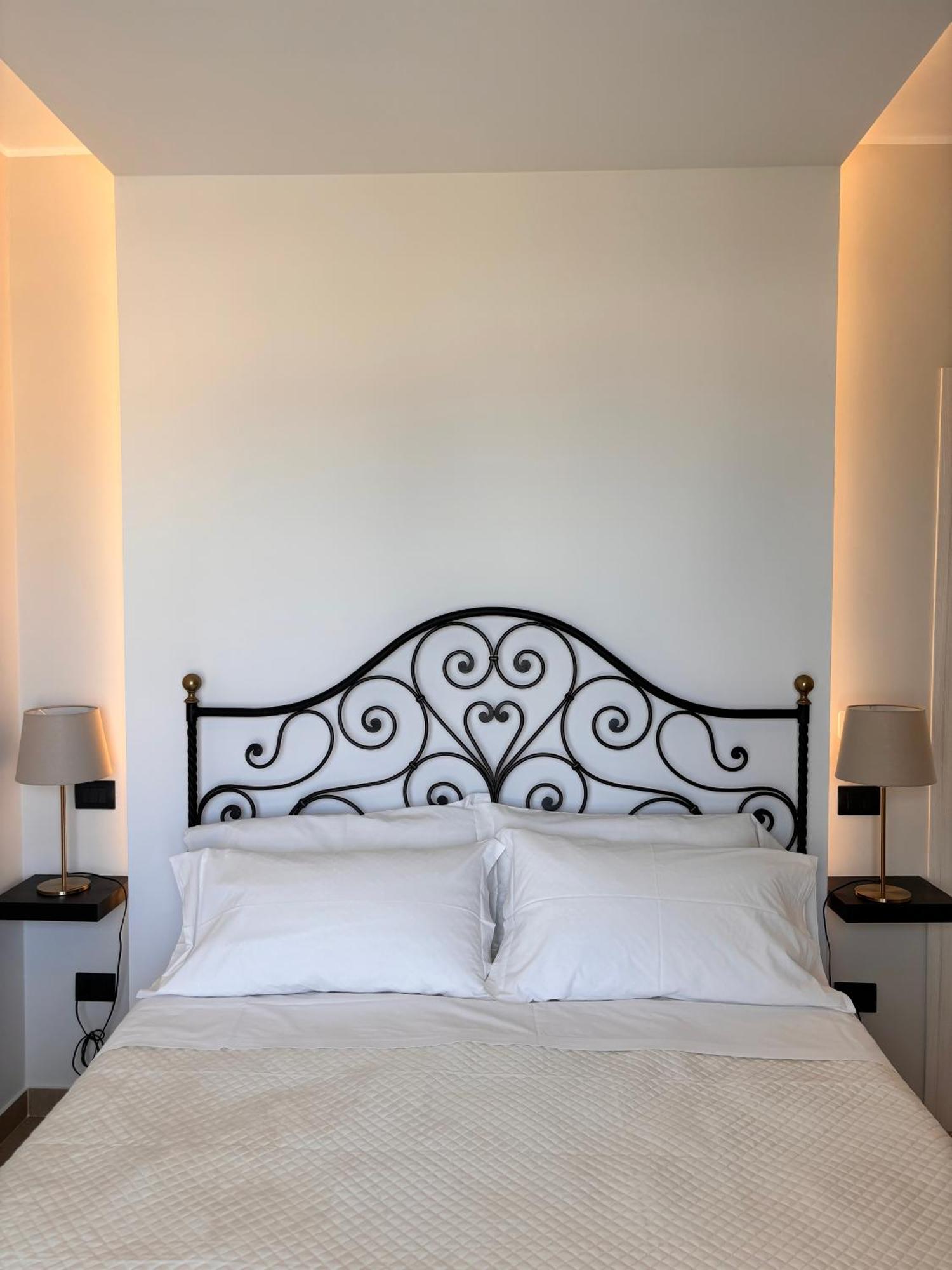 Ig - "Villa Don Antonio" Apartments Джардини-Наксос Экстерьер фото