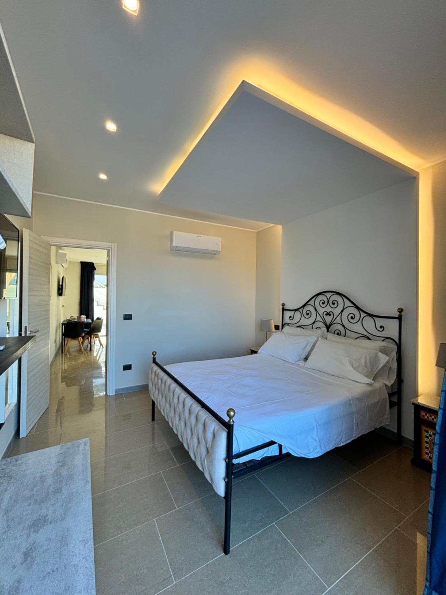 Ig - "Villa Don Antonio" Apartments Джардини-Наксос Экстерьер фото
