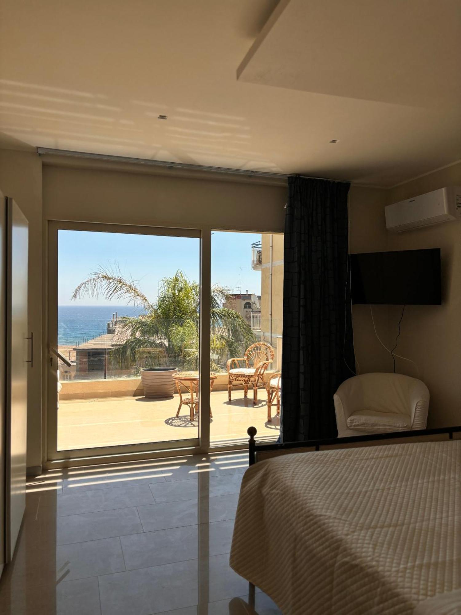 Ig - "Villa Don Antonio" Apartments Джардини-Наксос Экстерьер фото